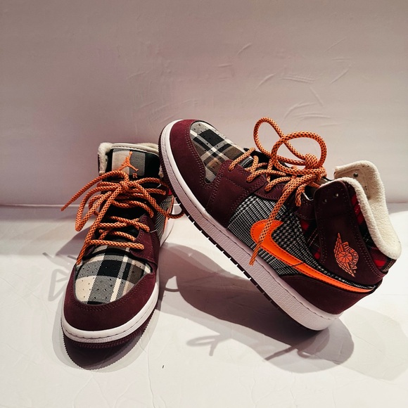 Nike Other - Nike Air JORDAN 1 MID SE GS 'PLAID' Youth Size 4.5